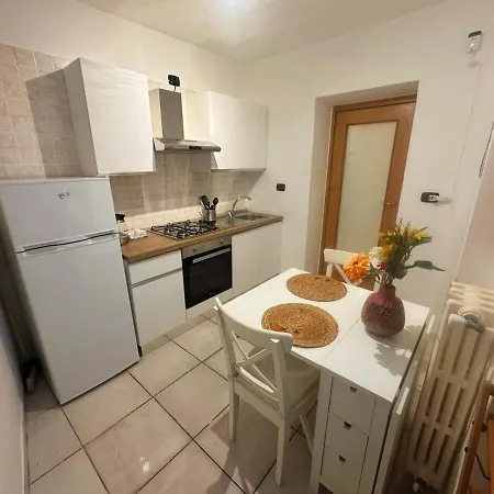 Daire Olly E Honda Guest House-comfort Nel Cuore Di
